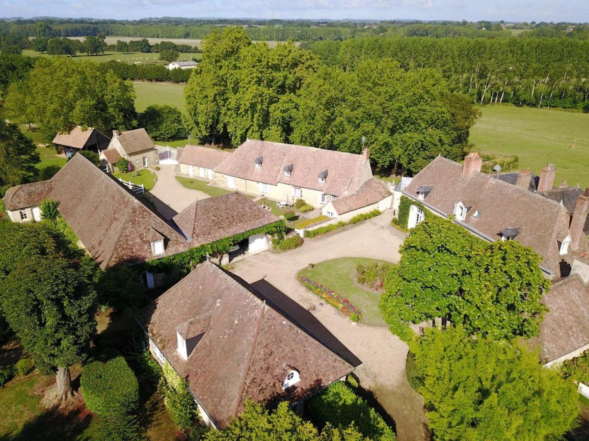 Gite Charmant Avec Piscine Chauffee, Tennis Et Jardin Pres De Beaumont-Sur-Sarthe - Fr-1-410-214 Villa Maresche Exterior photo