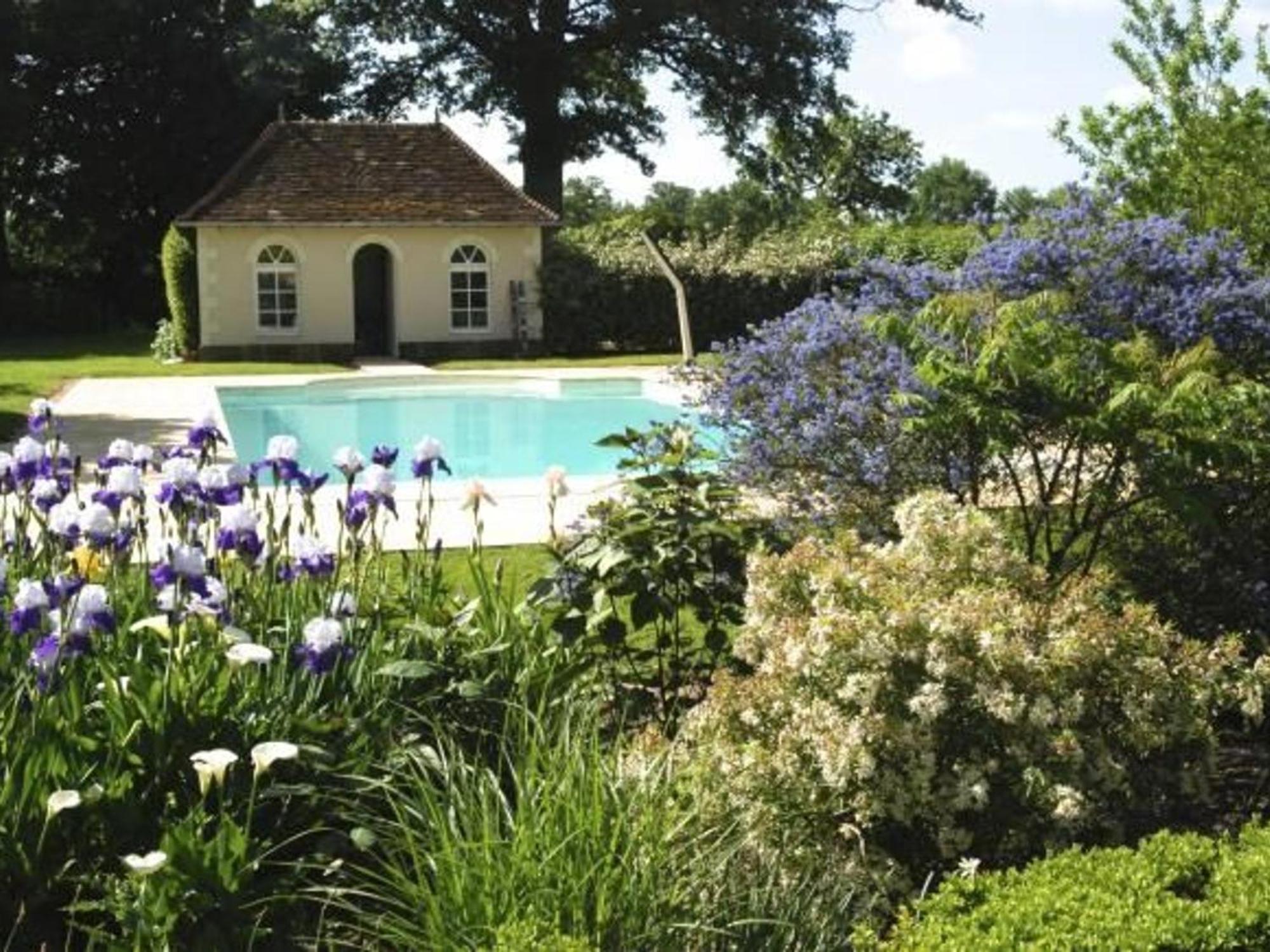 Gite Charmant Avec Piscine Chauffee, Tennis Et Jardin Pres De Beaumont-Sur-Sarthe - Fr-1-410-214 Villa Maresche Exterior photo